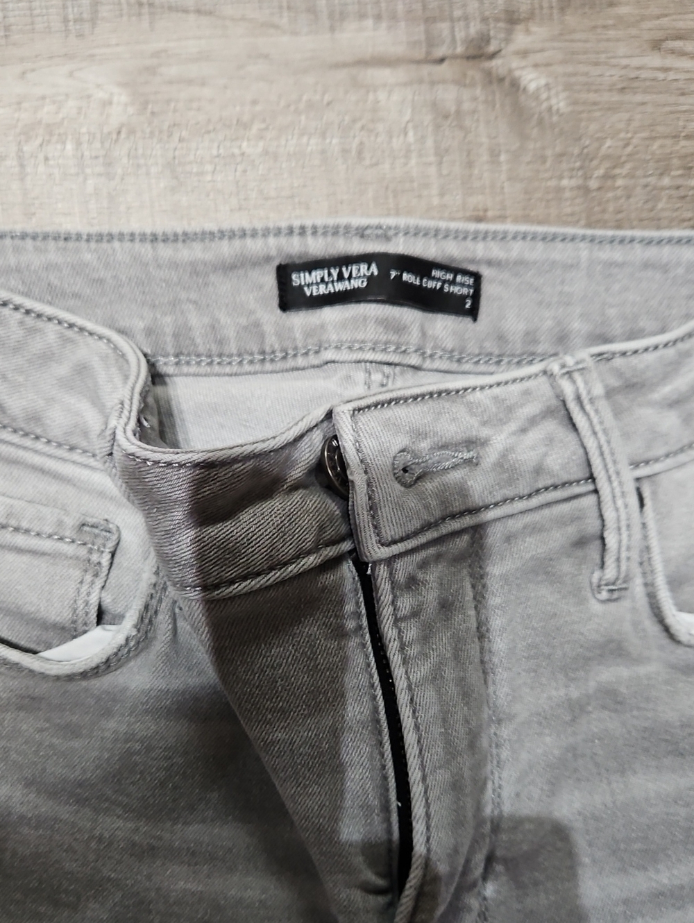 Simply Vera Vera Wang Gray High-Rise Roll Cuff Shorts